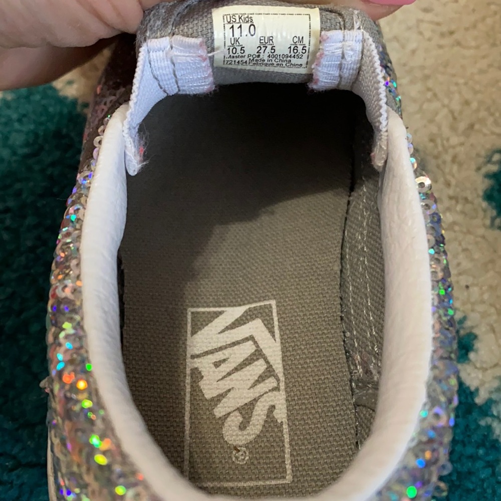 Vans - Picture 4 of 5